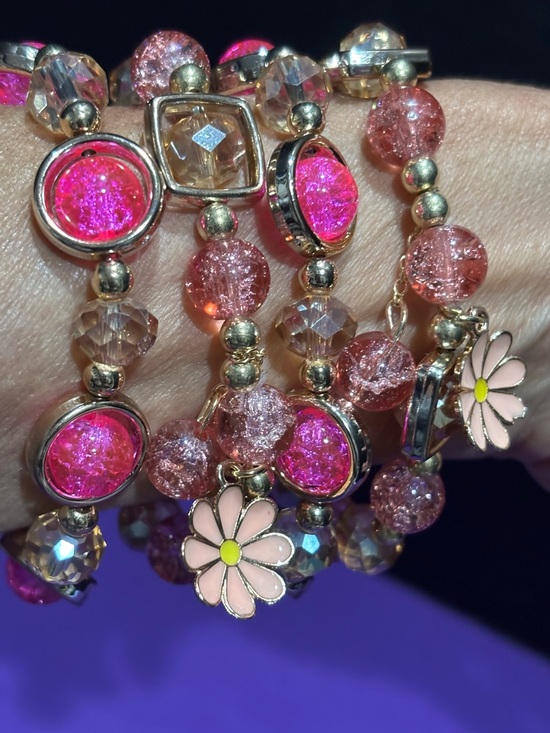 Unbranded Jewelry - GORGEOUS HOT PINK & GOLD CRACKED BEADED BRACELETS W/DAISY CHARMS & ACCENTS 4PC